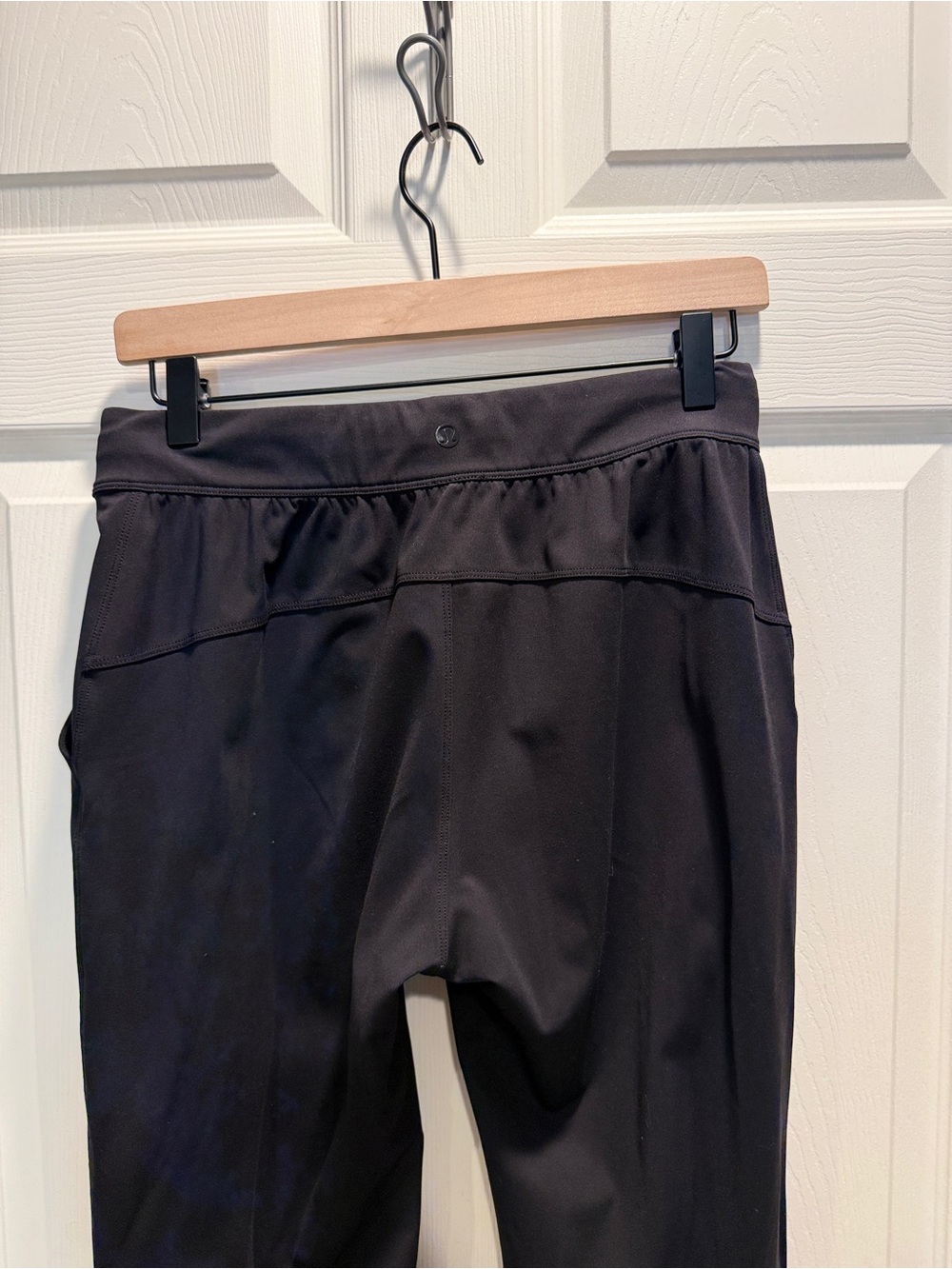 lululemon Black Drawstring Slim Fit Athletic Pants Women’s Size 6 Gummy Logo - Picture 9 of 11